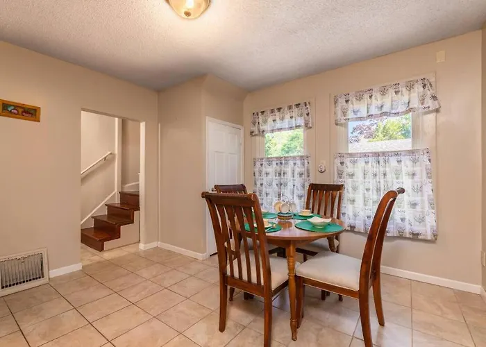 Entire House 3 Bedroom Twin Cities, Specious, Entire House, Ac