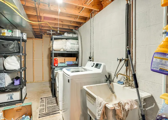 Charming Savage Home W/ Yard: 18 Mi To Minneapolis
